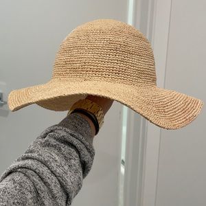 Bonpoint floppy straw beach hat